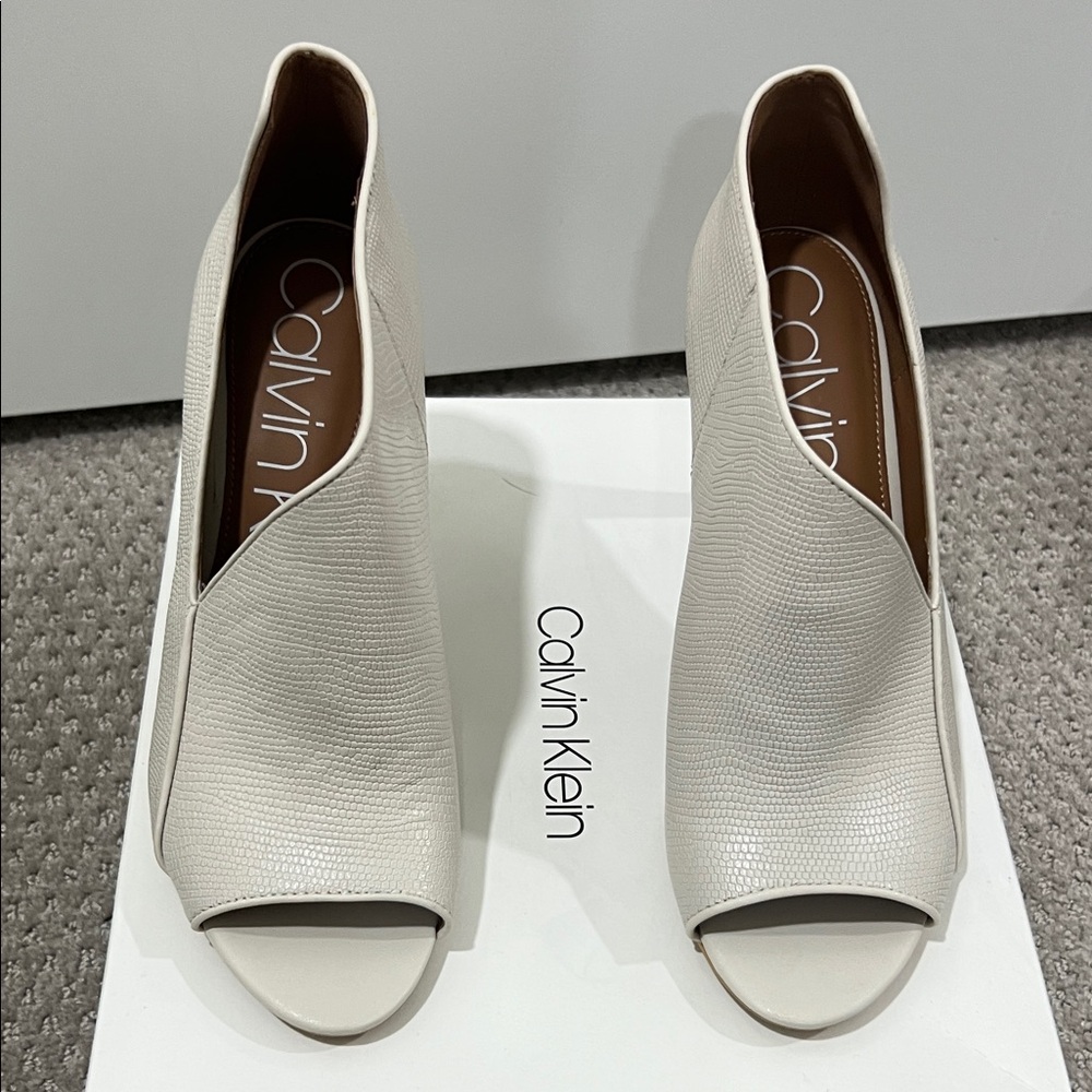 Calvin Klein Women's Cream Peep-Toe Mules